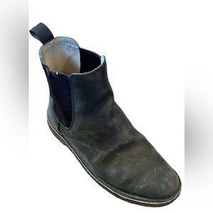 Clarks Black Leather Chelsea Boot Mens Gum Sole